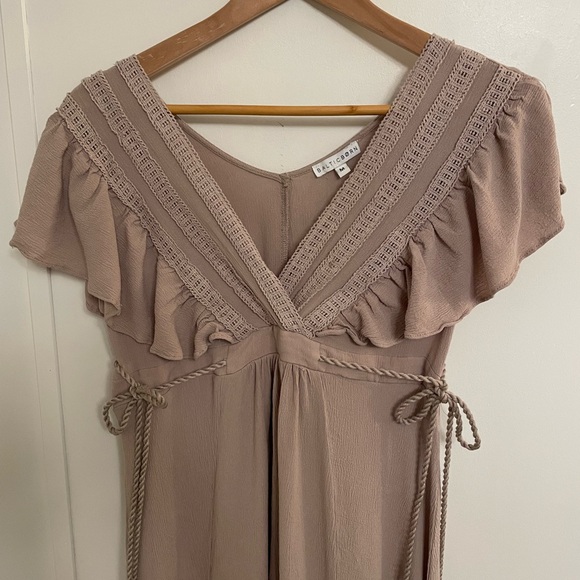 Baltic Born Jennifer Sand  Midi Dress V Neck Boho Size M Flutter Sleeved - Picture 7 of 12